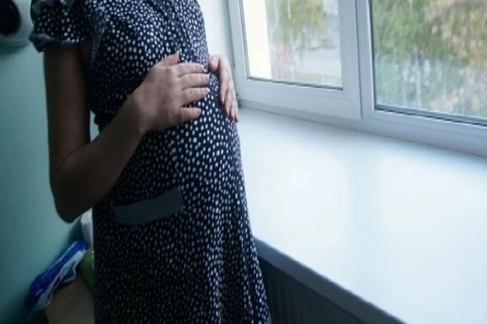 Врачи рассказали, что делать если женщина во время беременности заболела COVID-19.