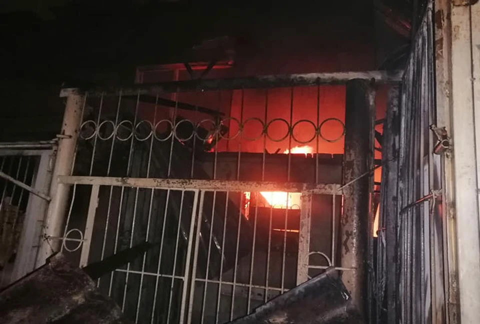 Пожар на крупнейшем рынке Бишкека начался глубокой ночью.