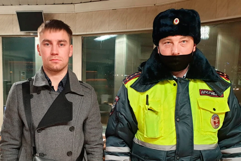 Житель Красного Села Александр Кокух благодарит инспекторов за поступок.
