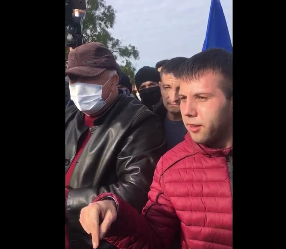 В Варнице - напряженная обстановка. Фото: скриншот видео