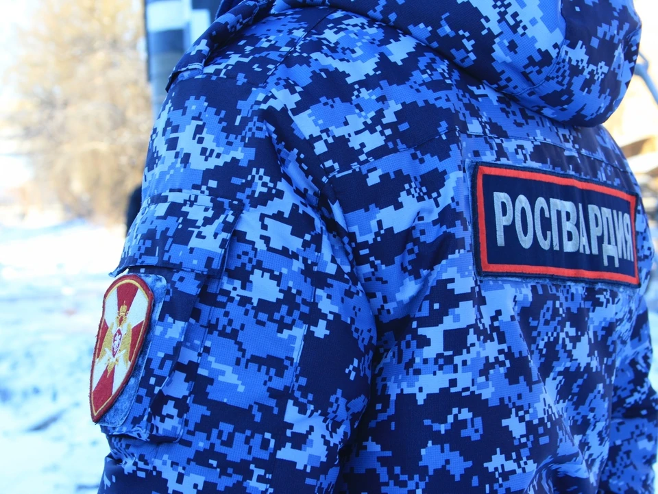 Мужчину нашли мертвым на улице Багратиона в Смоленске. Фото: пресс-служба Управления Росгвардии по Смоленской области.