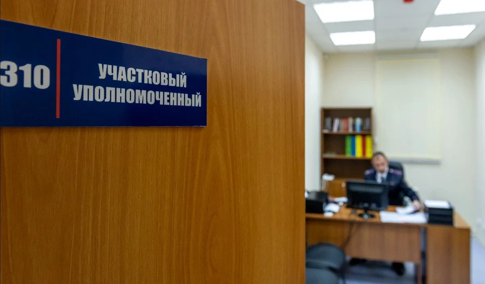 Что толкнуло полицейского на преступление будут выяснять следователи.