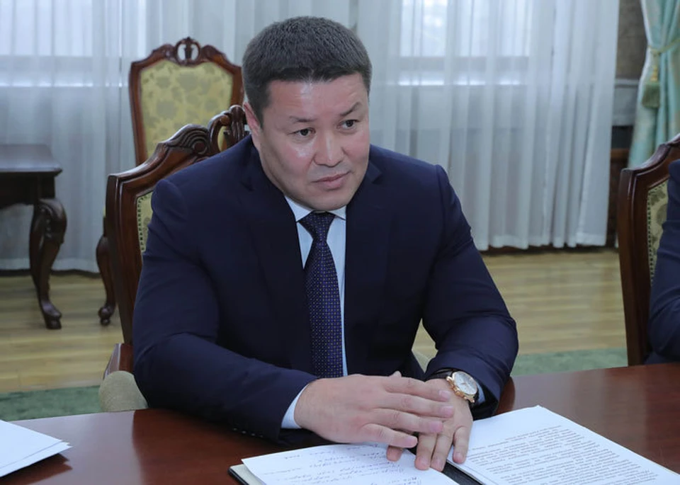 Талант Мамытов подписал указ об образовании Конституционного совещания.