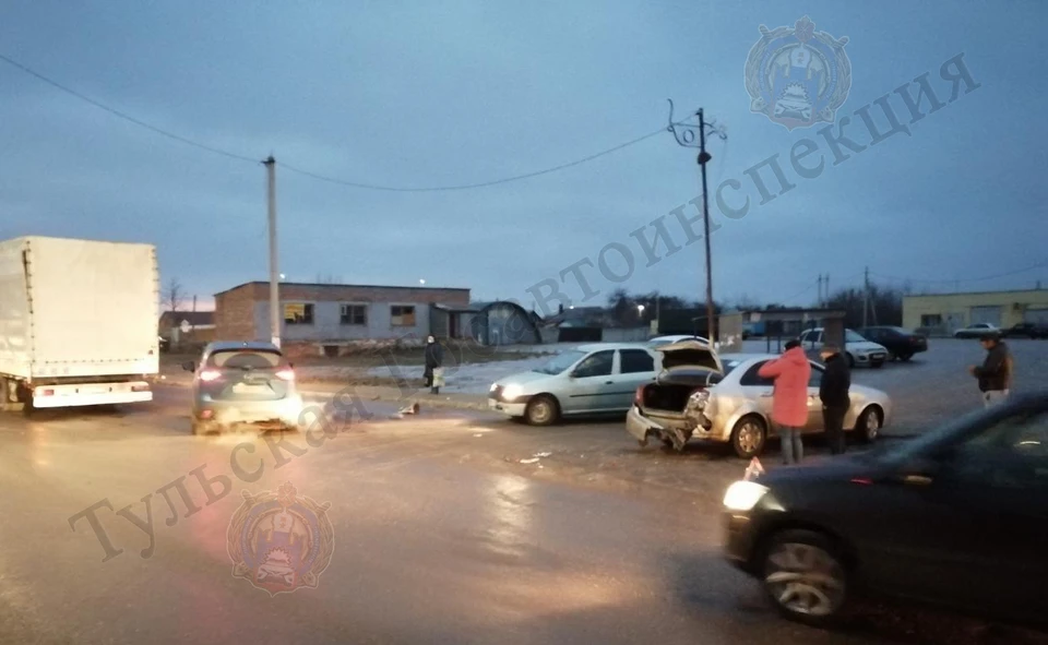 В Тульской области автоледи при повороте налево не предоставила преимущества и устроила ДТП