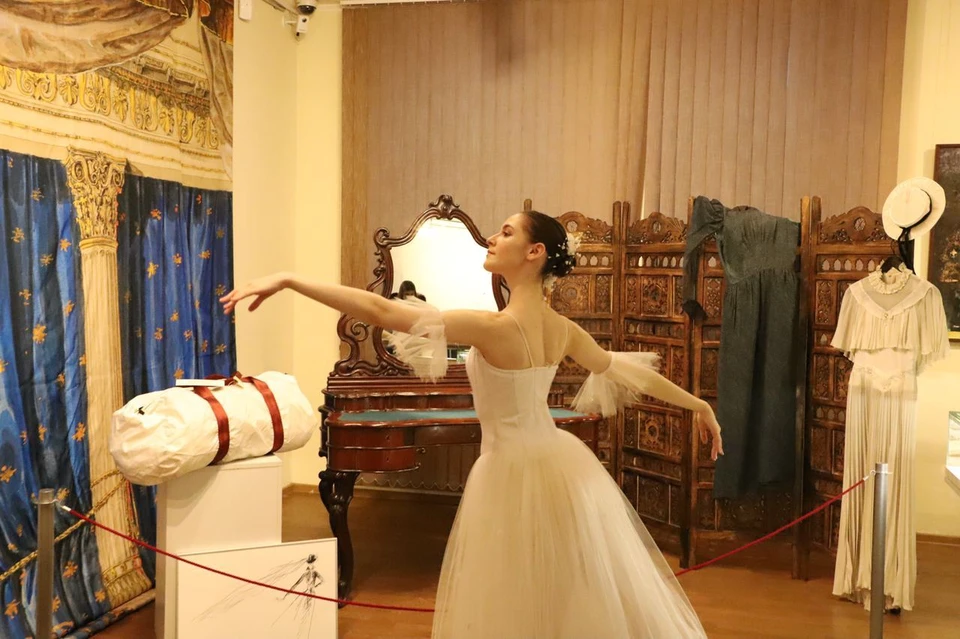 В основе экспозиции - уникальные экспонаты, переданные балериной в разные годы в фонды Бахрушинского музея. Фото: Министерство культуры Кузбасса