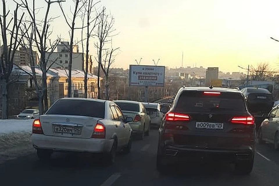 Владивосток сковали мощные пробки