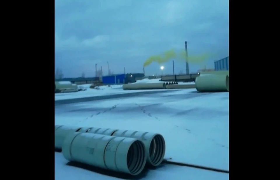 Желтый шлейф выбросов в районе Недостоево. Кадр видеозаписи в сообществе "Типичная Рязань".