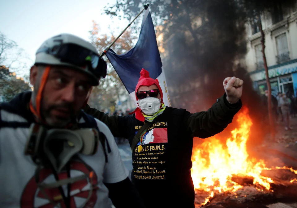 Акция протеста в Париже переросла в беспорядки