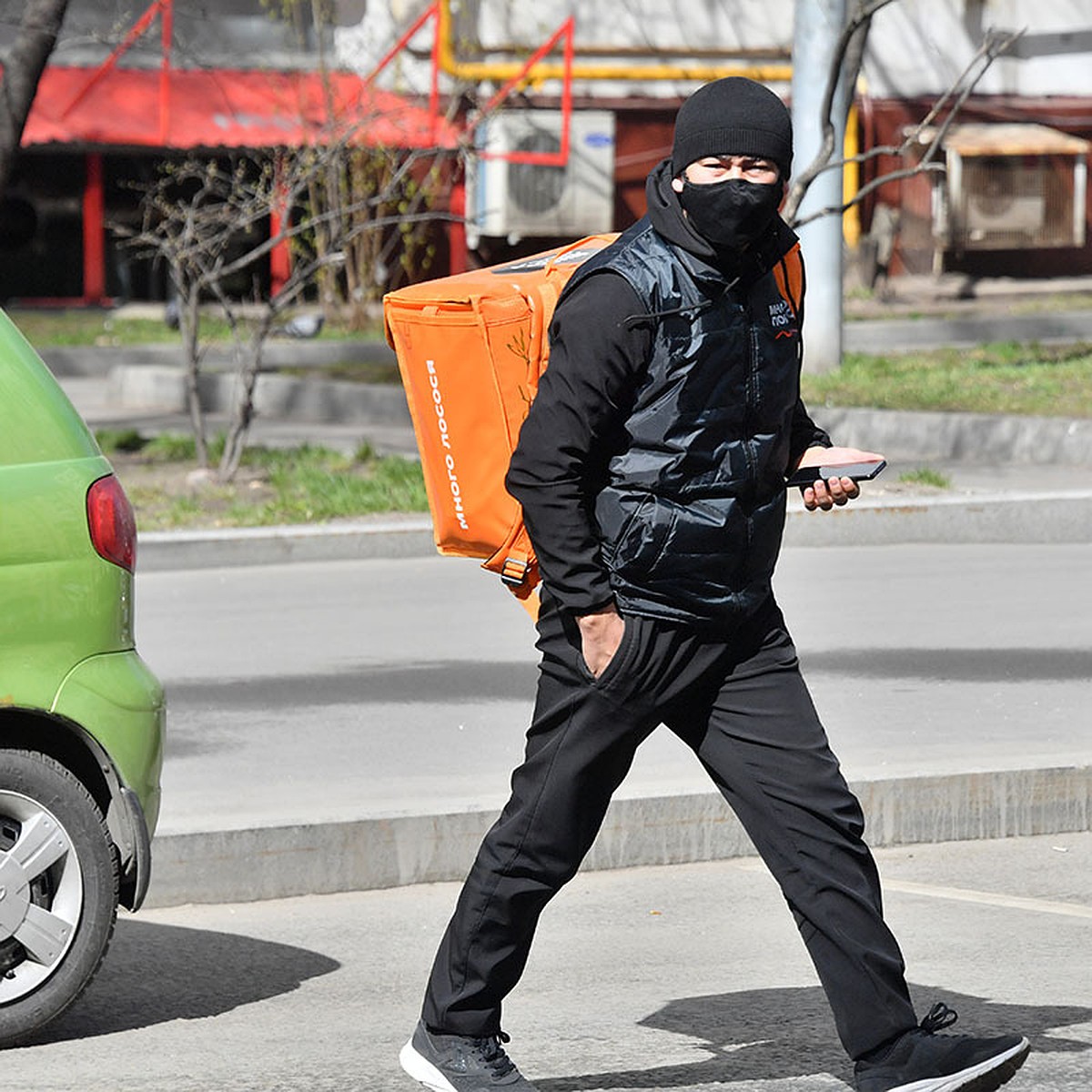 Москвич с ножом напал на курьера ради пиццы - KP.RU