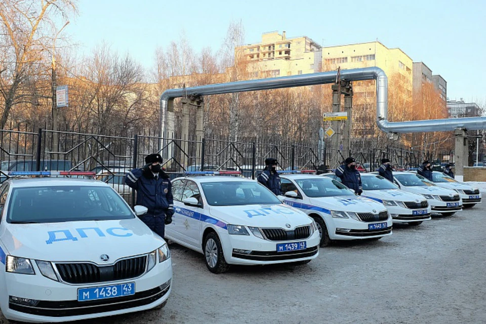 В 2020 году Госавтоинспекция Кировской области получила для дорожно-патрульной службы 66 автомобилей «Шкода Октавиа» и 28 - «УАЗ». Фото: kirovreg.ru