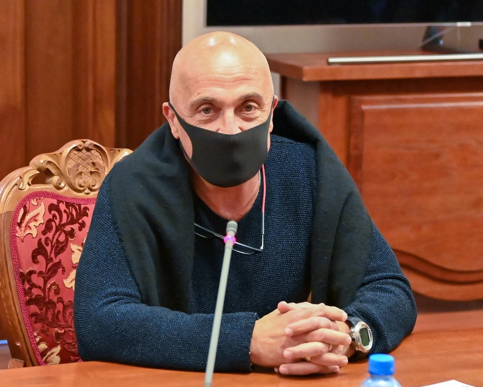 Режиссер из Санкт-Петербурга Виктор Крамер известен своими театральными постановками и городскими праздниками