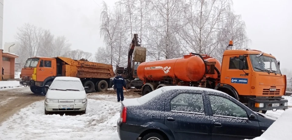 В Вязьме почти 2 тысячи человек остались без холодной воды из-за аварии Фото: пресс-служба ГУ МЧС России по Смоленской области