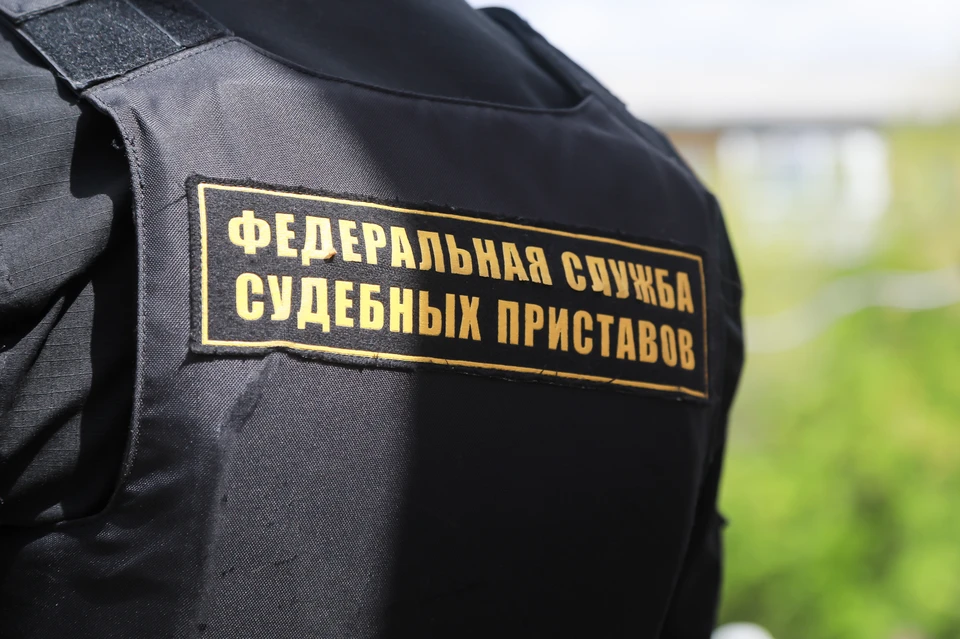 Житель Красноярского края пытался сбежать от судебных приставов через окно