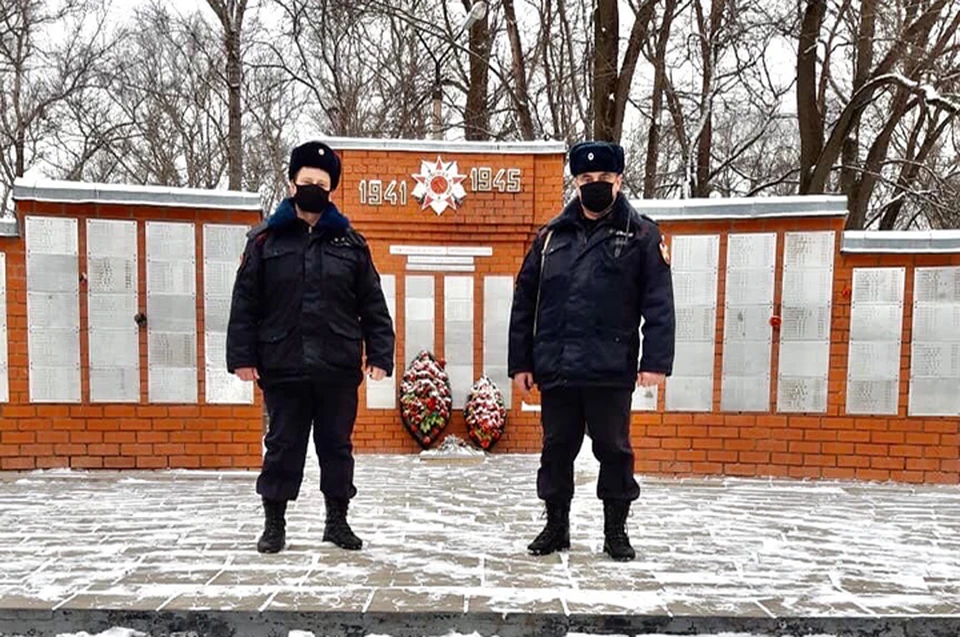 Росгвардейцы навели порядок на воинских захоронениях Фото: Управление Росгвардии Тверской области
