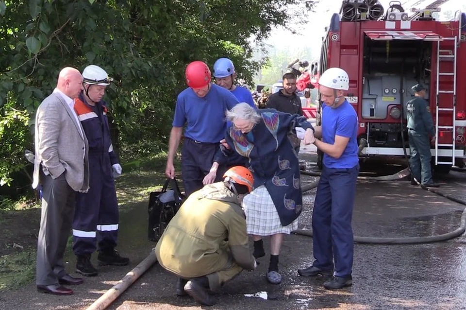 За подобный башкирскому смертельный пожар в Красноярске владелице дома престарелых дали 4 года условно. Фото: пресс-служба ГУ МЧС России по Красноярскому краю.