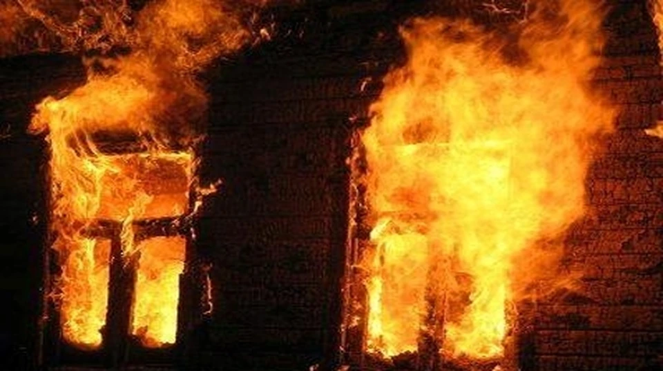 Спасатели вынесли из огня 18 человек, никто не пострадал
