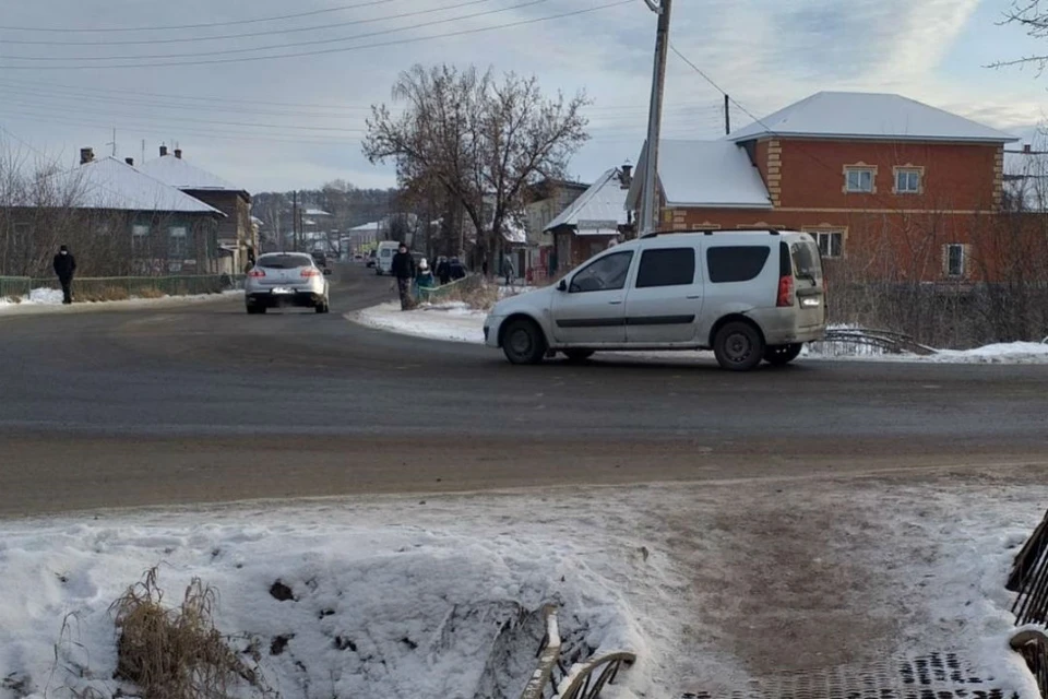 ДТП случилось около дома №46. Фото: vk.com/gibdd43