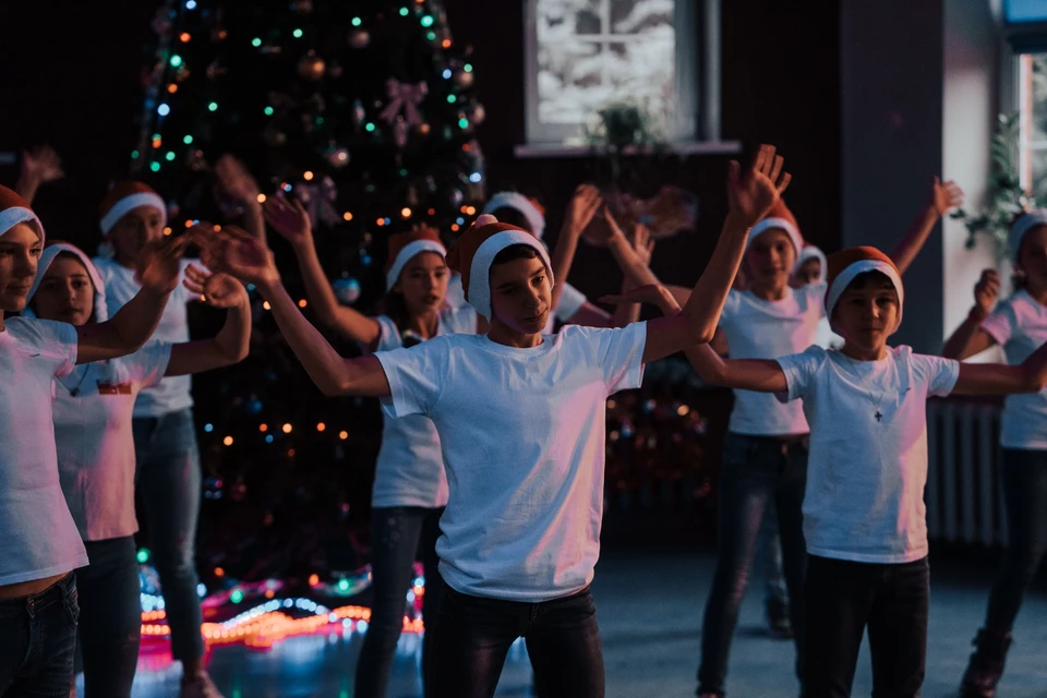 елка в орле 2022. елка в городе орле 2021. елка в орле на площади ленина. сегодня елка на ленина орел. елка в орле на площади ленина 2021.