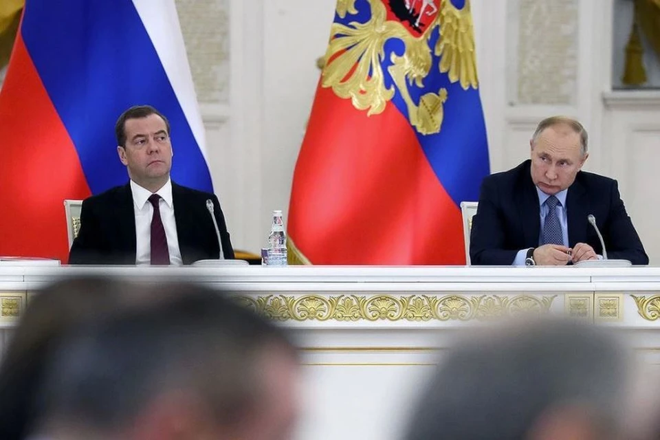 Дмитрий Медведев и Владимир Путин на заседании Государственного совета РФ. Фото: Екатерина Штукина/POOL/ТАСС