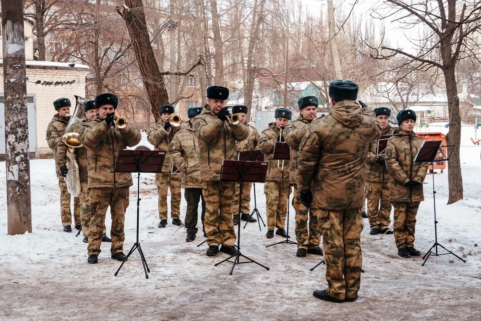 Концерт прошел прямо во дворе