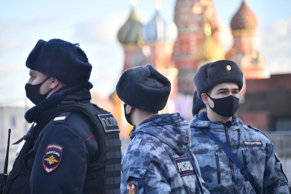 Полиция опровергла взрыв у театра в Москве