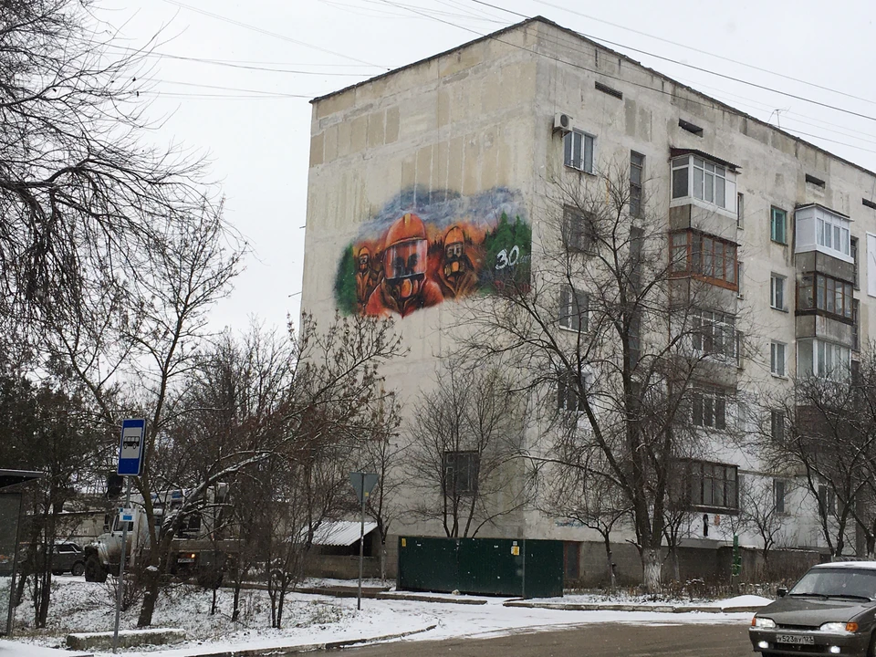 Рисунки напоминают гражданам о благородном труде спасателей. Фото: 82.mchs.gov.ru