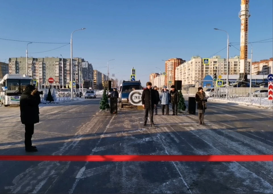 на Левом берегу торжественно открыли дорогу-дублер на улице 3-й Островской. Фото: «Омск Live»