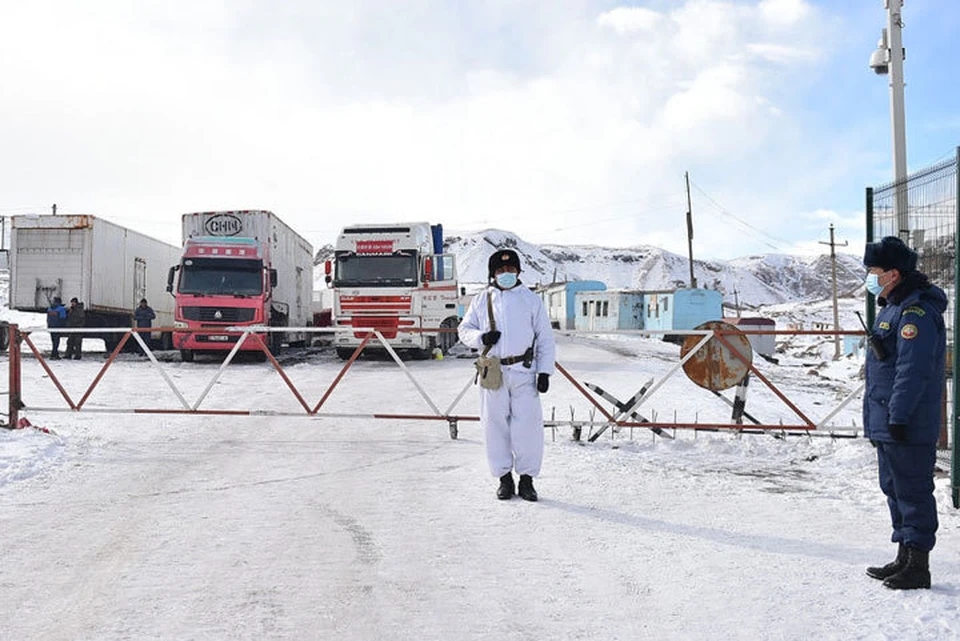 Пропуск авто и грузов будет временно приостановлен.