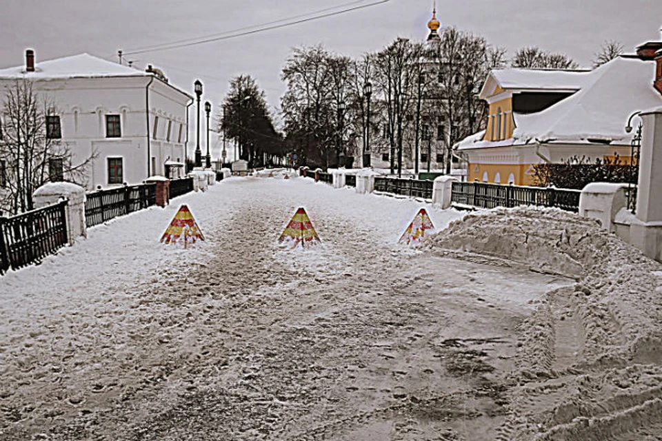 Волжская набережная утопала в снежной каше. ФОТО: страница Игоря Ямщикова в Фейсбуке