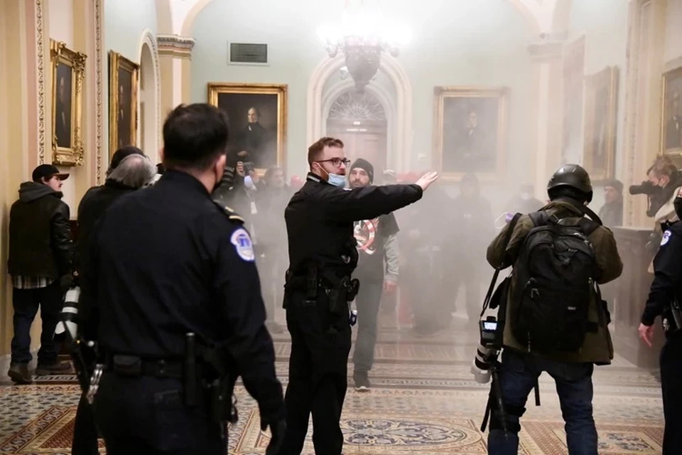ФБР попросило граждан «сдать» участников беспорядков в Вашингтоне