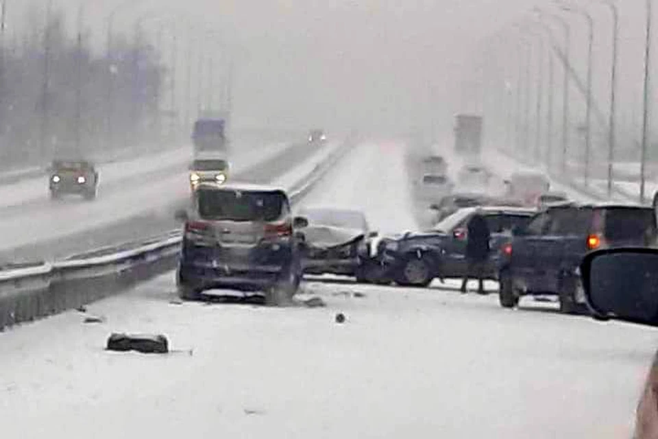 Из-за снегопада во Владивостоке произошли десятки ДТП. Источник: instagram.com/dpskontrol125rus
