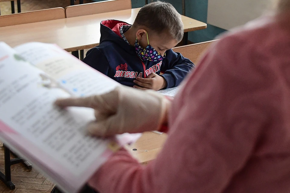 Школьники Москвы вернутся к обычному режиму обучения с 18 января. Фото: Юрий Смитюк/ТАСС