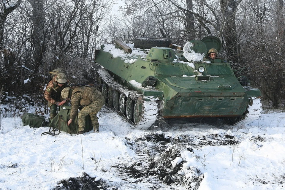 Украинские военные нарушают договоренности и продолжают размещать боевую технику вблизи передовой. Фото: Пресс-центр штаба ООС