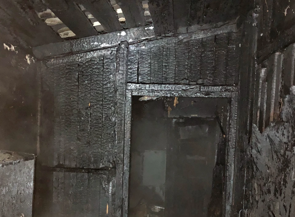 В пожаре на улице Дзержинского в Смоленске пострадал ребенок. Фото: ГУ МЧС России по Смоленской области.