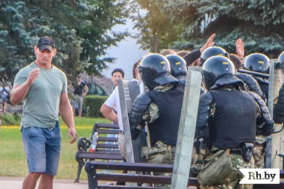 В Москве задержали бойца Алексея Кудина. Ему грозит отправка в Беларусь и суд. Фото: Rh.by