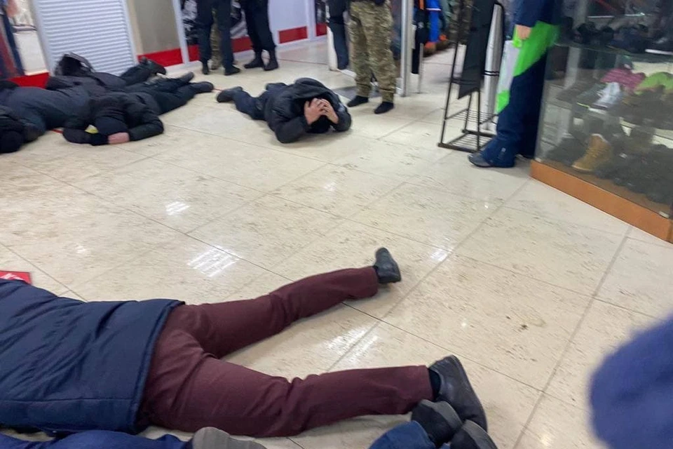 "Приехал ОМОН и всех положил!" Фото: Telegram-канал «Оффшор ньюс»