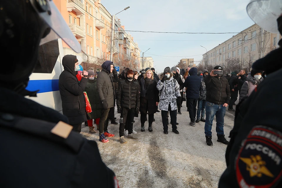 «Детскую революцию» пообещали устроить 23 января в городах России сторонники арестованного на 30 суток блогера и оппозиционера Алексея Навального.