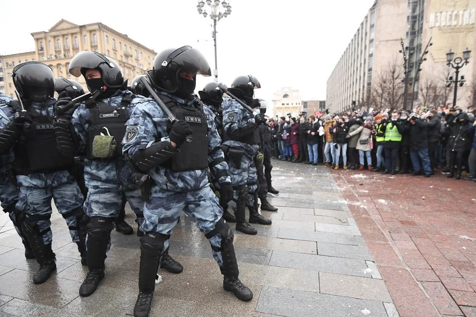 В Москве возбудили дело после нападения на машину ФСБ на незаконной акции