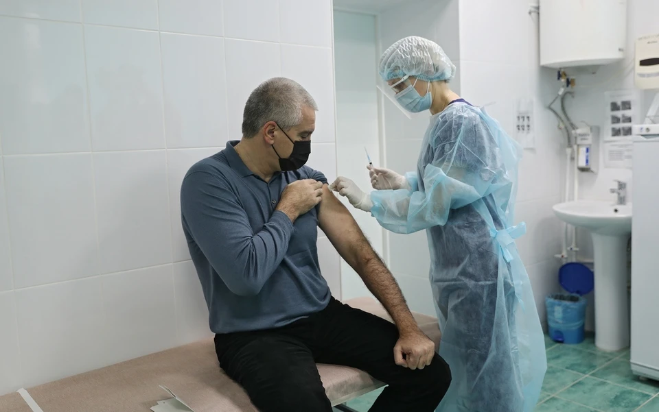 Глава Крыма рассказал о самочувствии после вакцинации. Фото: Сергей Аксенов / ВКонтакте