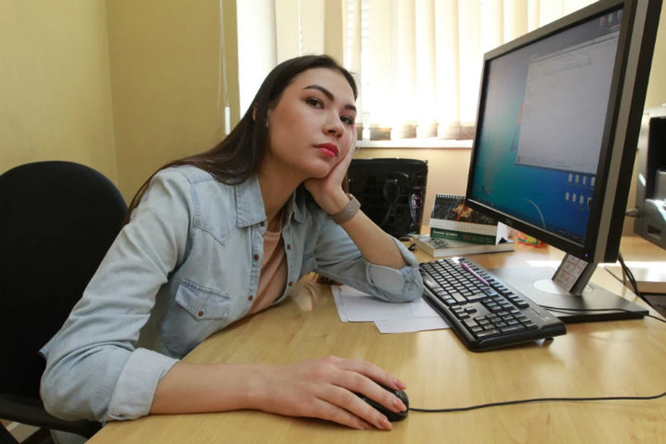 Выяснилось, сколько иркутян затевают во время работы уборку, читают новости и сидят в соцсетях.