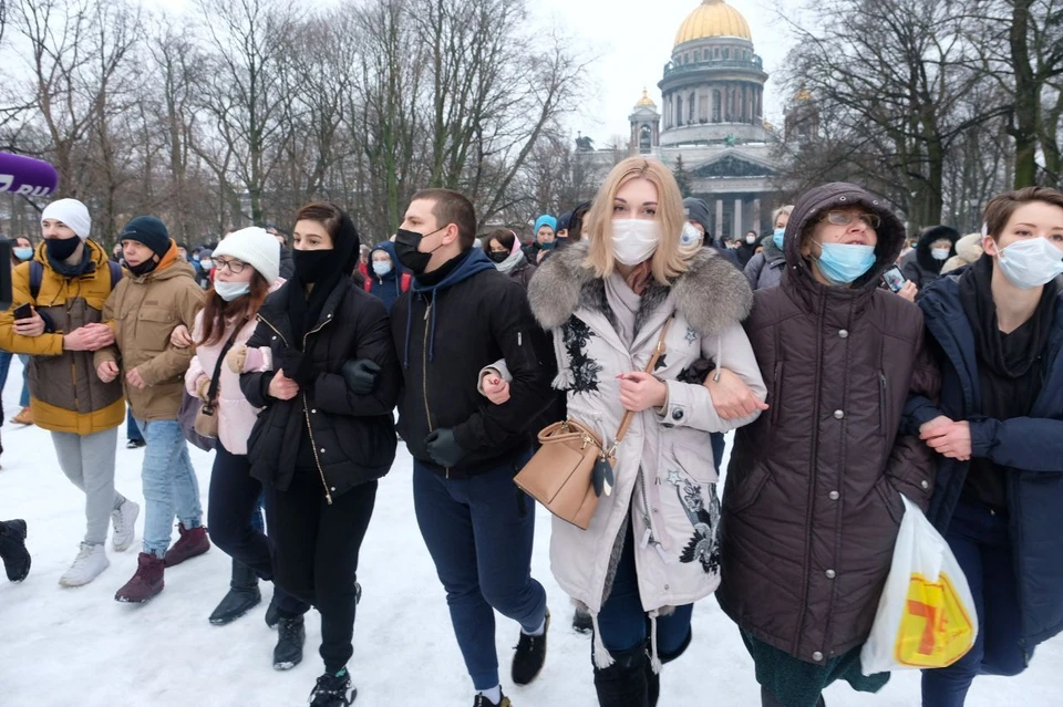 Прокуратура Петербурга предупредила об угрозе безопасности из-за массовых публичных акций