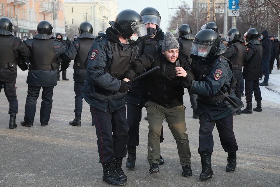 В Москве задержали мужчину, напавшего с битой на сотрудников ОМОН