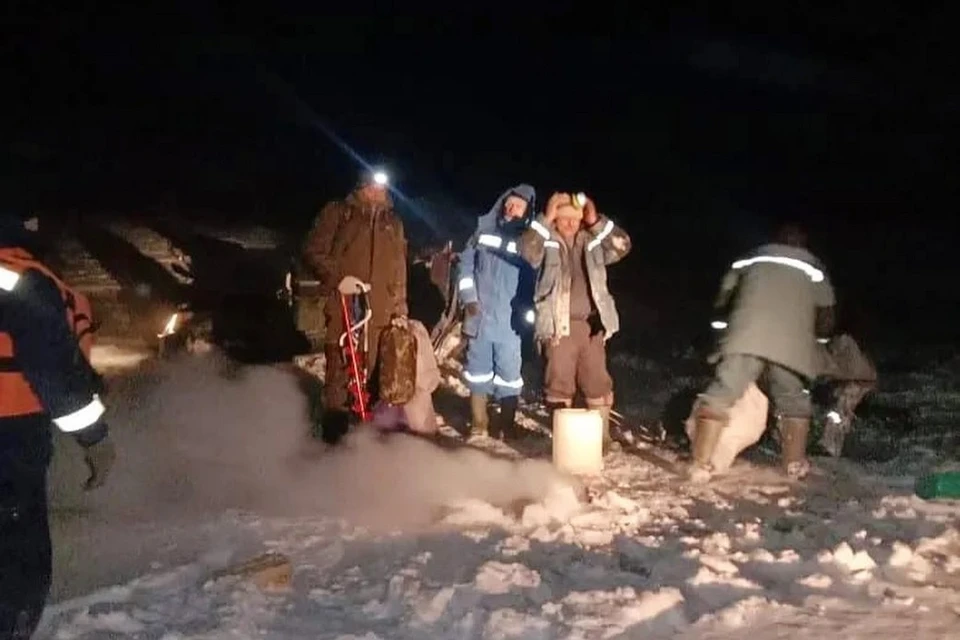 На Красноярском водохранилище под лед провалилась машина. Фото: соцсети