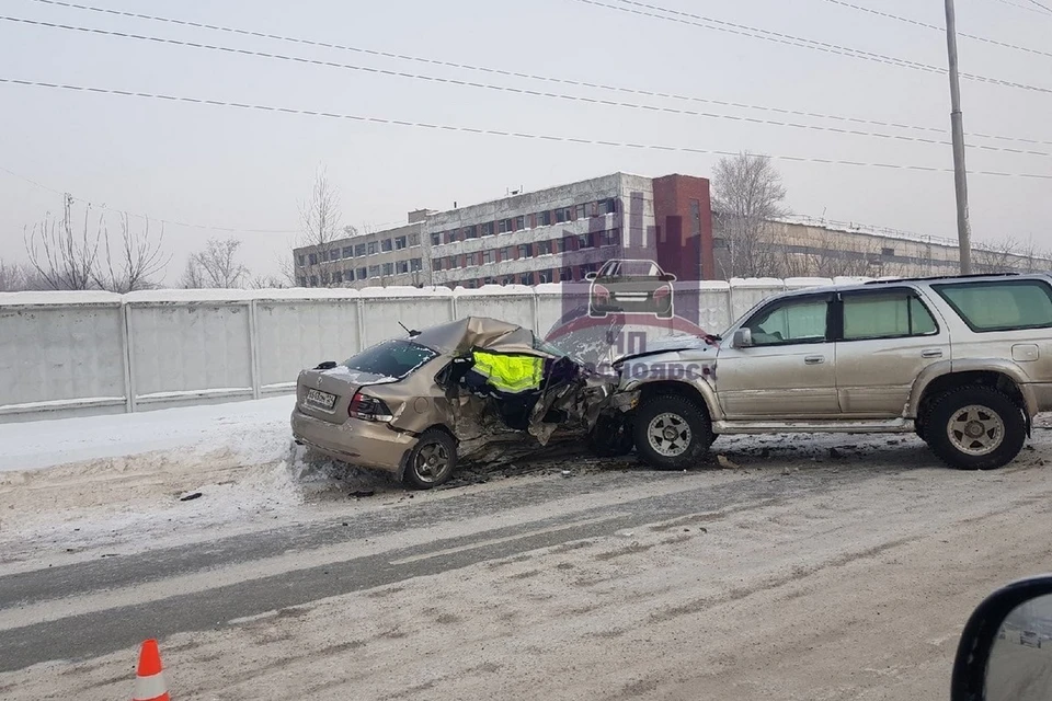 В Красноярске на Дубровинского в аварии погиб пассажир иномарки. Фото: "ЧП Красноярск"