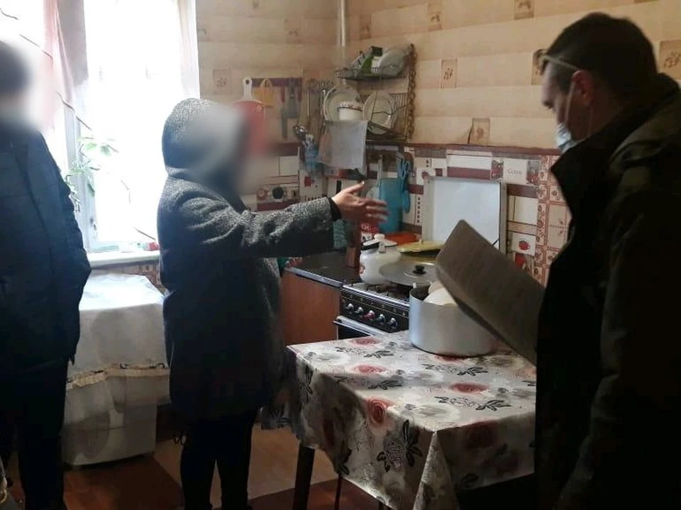 51 школа махачкала. Вооруженное нападение на школу. Девятиклассник. Старшеклассницы в школе под партой. Убийство мальчика в махачкале 51 школе.