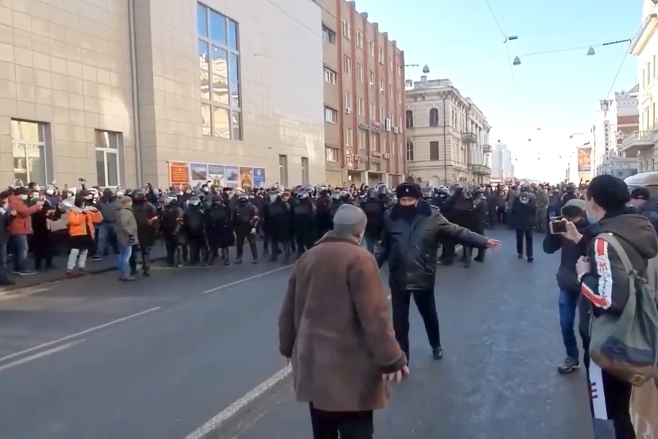 Один из моментов митинга во Владивостоке 23 января 2021 года. Скриншот видео: пресс-служба УМВД России по Приморскому краю