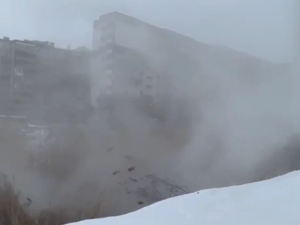 Канализация и ливневка стекаются в пруды в Саратове. Кадр из видео
