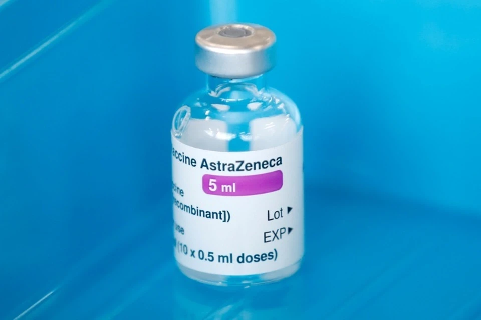 Вакцина AstraZeneca оказалась малоэффективной против штамма коронавируса из ЮАР