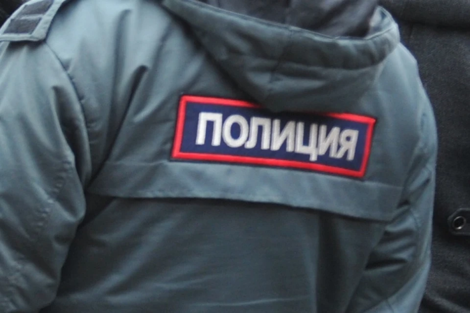 Занятия во многих школах региона отменены, полиция проверяет сообщения о минировании