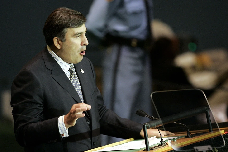 Осенью 2005 года президент победившей за два года до этого в Грузии «революции роз» Михаил Саакашвили приехал в США на Генассамблею ООН.